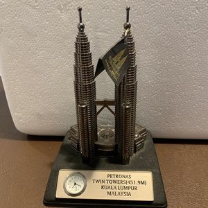 Petronas Twin Towers Kuala Lumpur Clock, Quartz.